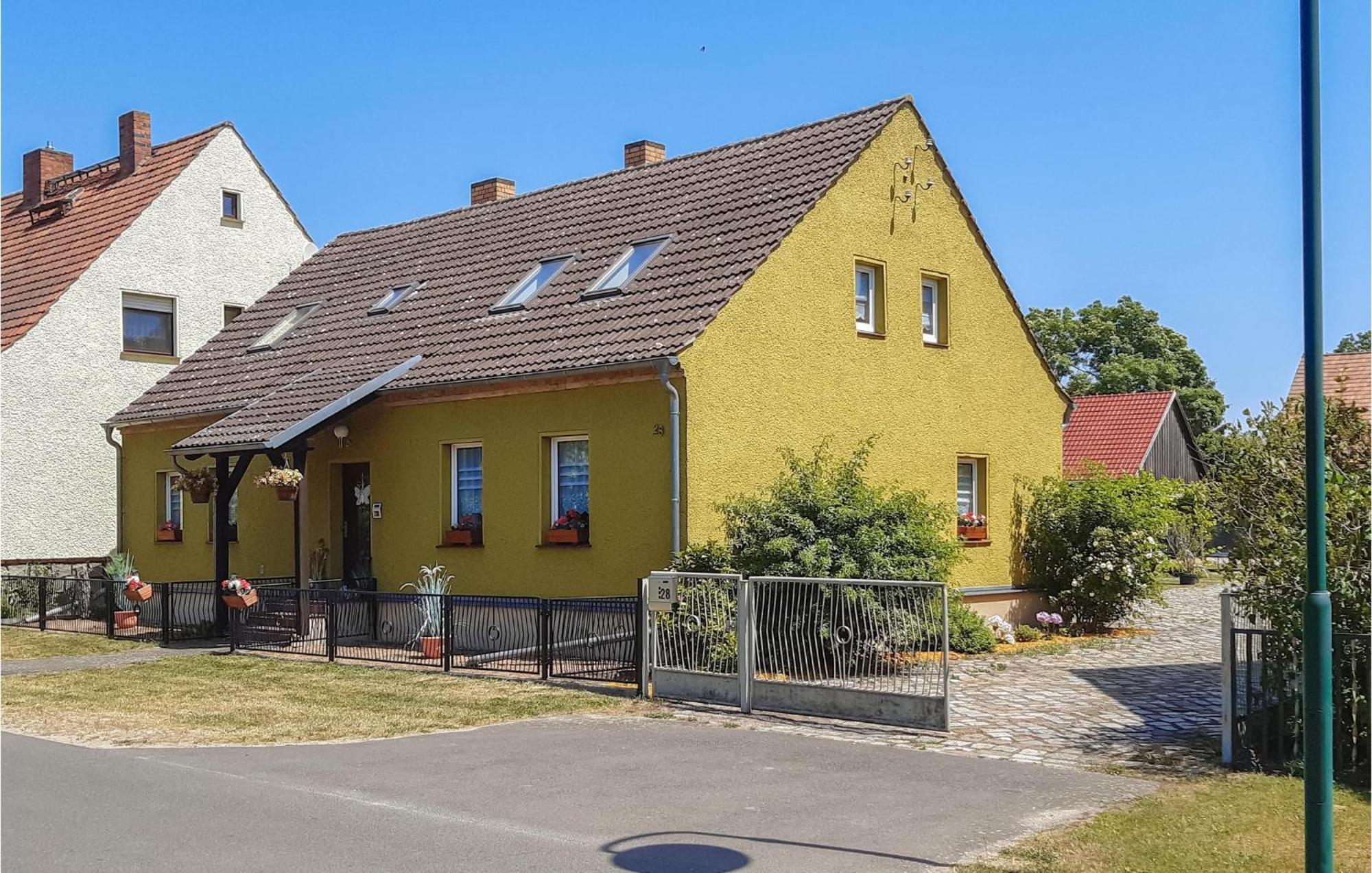 Nice Home In Neu Zauche Ot Caminche With Wifi Caminchen Exterior photo